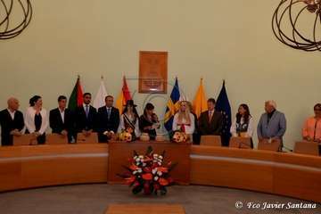 Miles de personas celebran el día de Santa Lucía en Las Tirajanas (Foto Francisco Javier Santana)